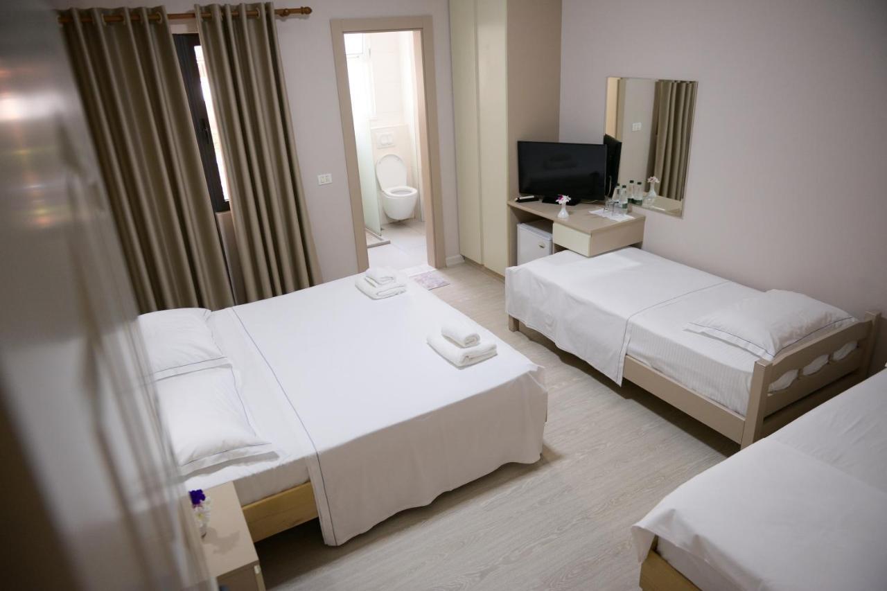 Hotel Andi Durrës Exteriör bild