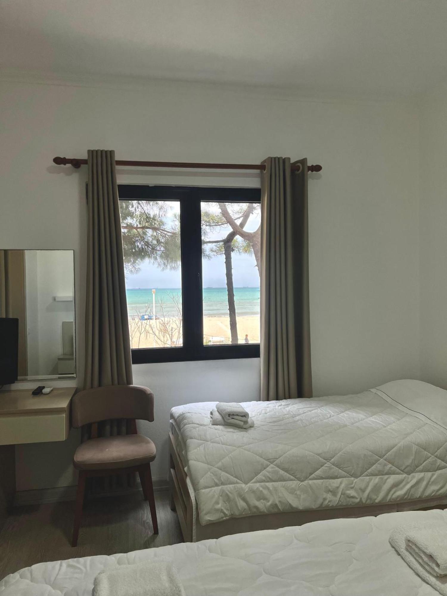 Hotel Andi Durrës Exteriör bild